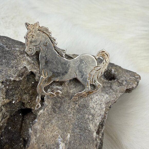 Vintage Jewelry - Vintage Sterling Silver Trotting Horse Brooch PL 1.5" X 1.5"